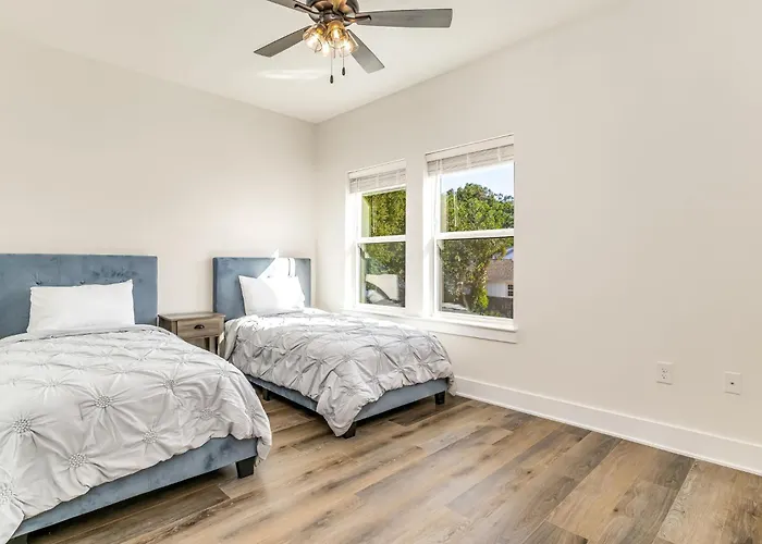 Downtown Sea Escape Iii Apartment